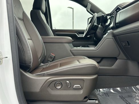 Used 2025 GMC Sierra 2500 Denali w/ Denali Reserve Package image 17