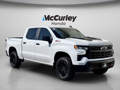 Used 2022 Chevrolet Silverado 1500 LT Trail Boss image 1