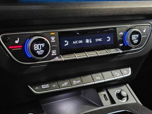 Used 2025 Audi Q5 e Premium Plus w/ Premium Plus Package image 31