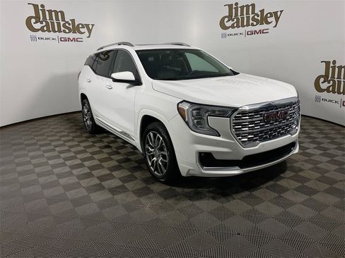 Used 2023 GMC Terrain Denali image 1