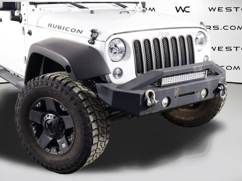 Used 2017 Jeep Wrangler Unlimited Rubicon w/ Connectivity Group AWD/4WD image 38