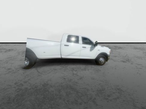 Used 2024 RAM 3500 Tradesman w/ Chrome Appearance Group AWD/4WD image 9