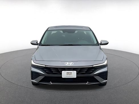 Used 2025 Hyundai Elantra SEL image 4