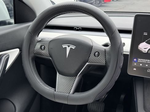 Used 2022 Tesla Model Y Long Range AWD/4WD image 28