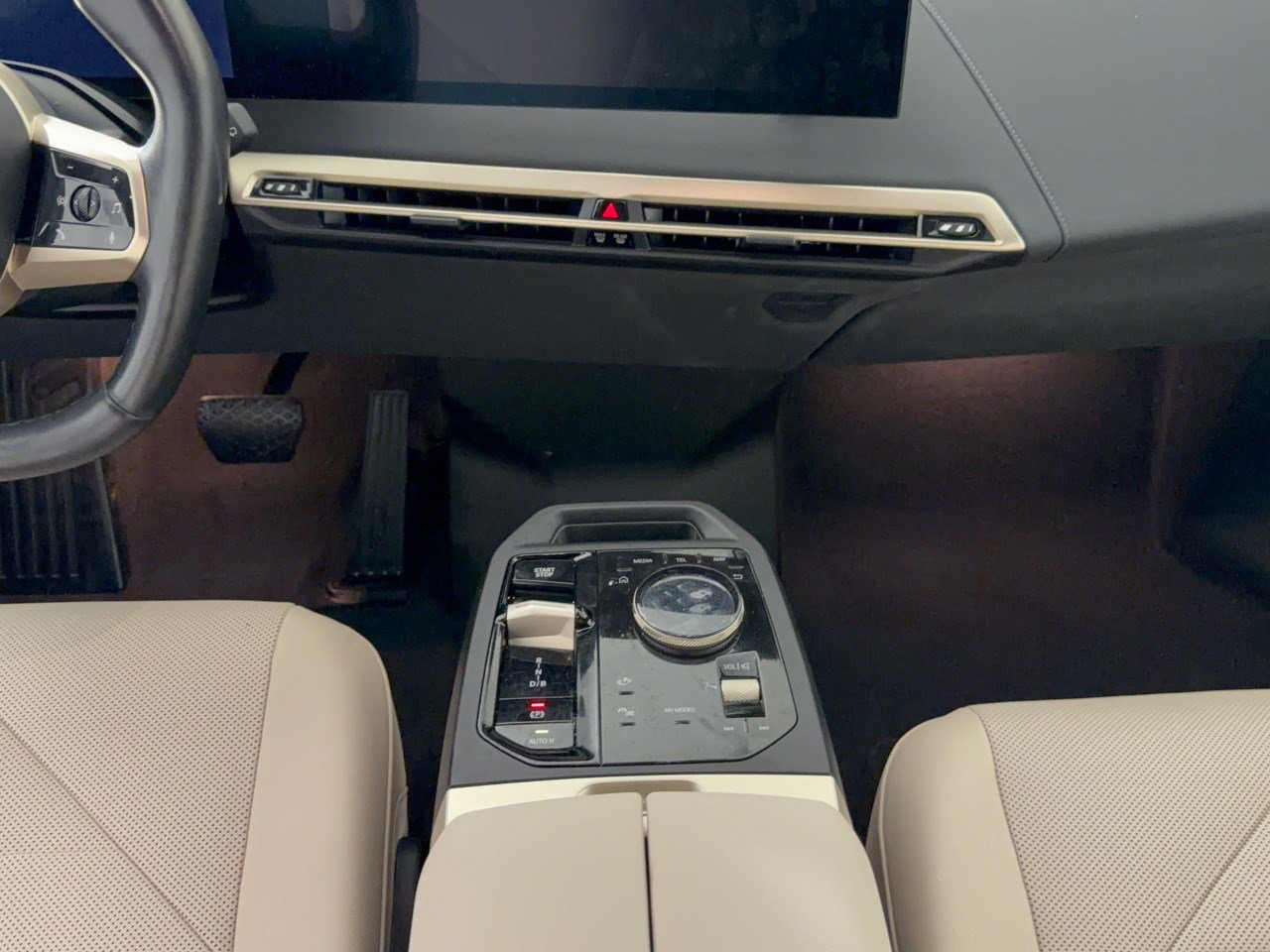 Certified 2024 BMW iX xDrive50 AWD/4WD image 22