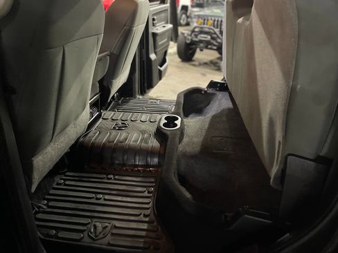 Used 2015 RAM 3500 Tradesman w/ Chrome Appearance Group image 33