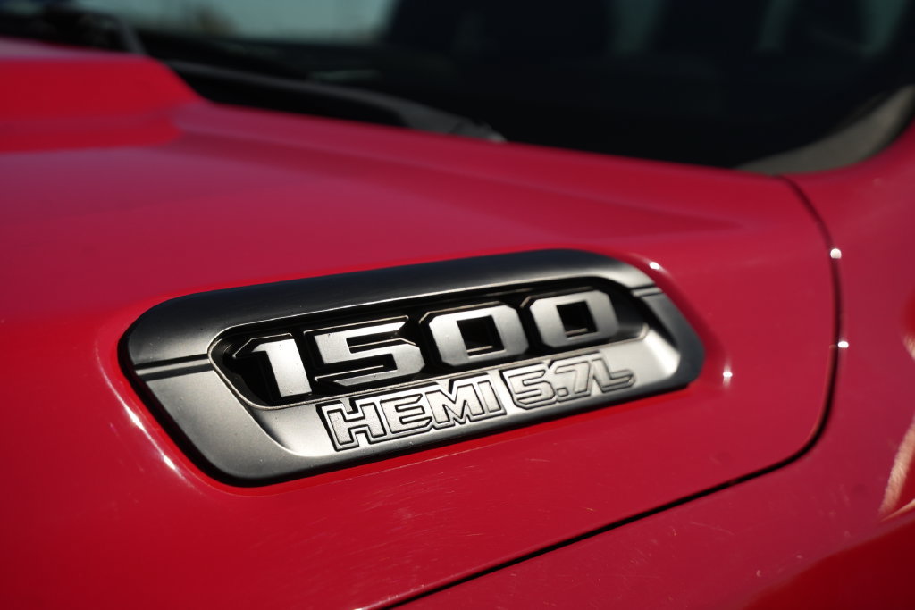 Used 2020 RAM 1500 4x4 Crew Cab image 42