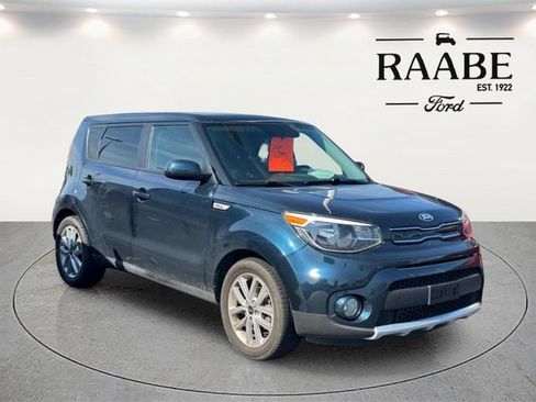 Used 2017 Kia Soul + FWD image 5