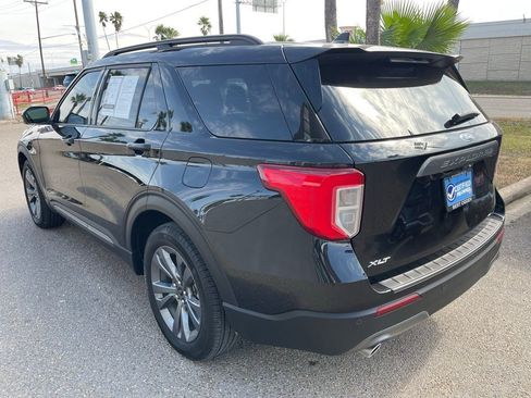 Used 2023 Ford Explorer XLT w/ Equipment Group 202A image 5