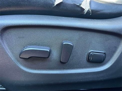 Used 2018 Nissan Rogue Sport SL w/ SL Premium Package image 18