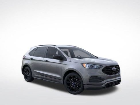 Used 2024 Ford Edge SE w/ Black Appearance Package image 9