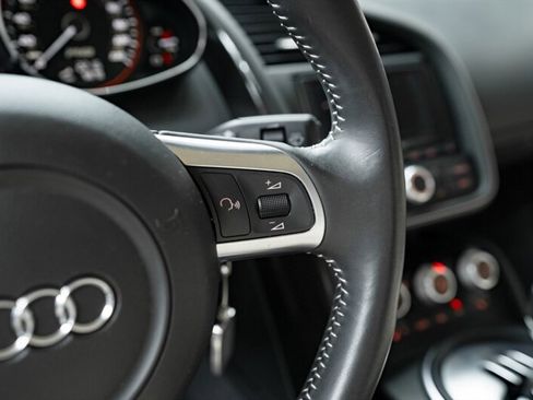 Used 2010 Audi R8 V10 image 38