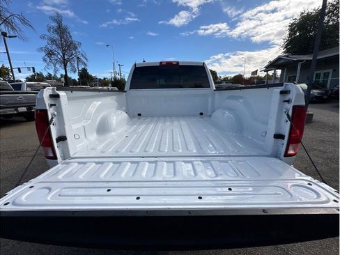 Used 2019 RAM 1500 Big Horn image 8
