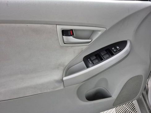Used 2013 Toyota Prius Three w/ Solar Roof Pkg FWD image 13