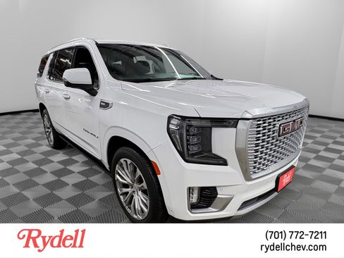 Used 2024 GMC Yukon Denali w/ Denali Reserve Package image 7