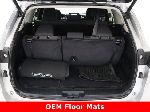 Certified 2023 Toyota Highlander LE image 33