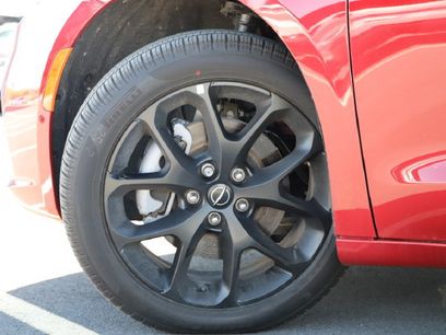 New 2026 Chrysler Pacifica Limited w/ S Appearance Package