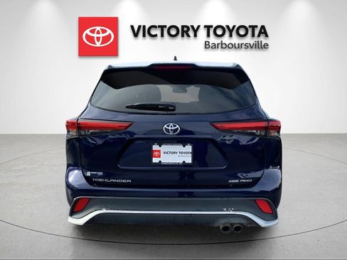 Used 2022 Toyota Highlander XSE image 7