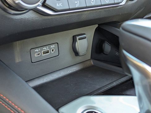 New 2025 Nissan Altima 2.5 SR image 18