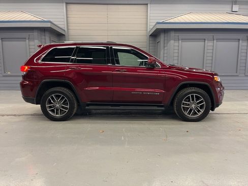 Used 2018 Jeep Grand Cherokee Laredo image 8
