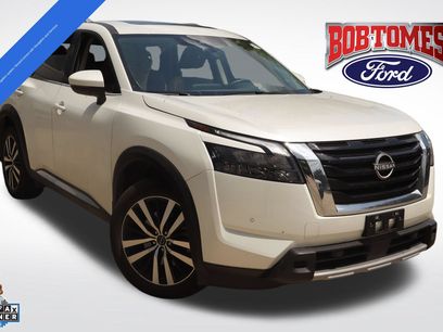 Used 2025 Nissan Pathfinder Platinum