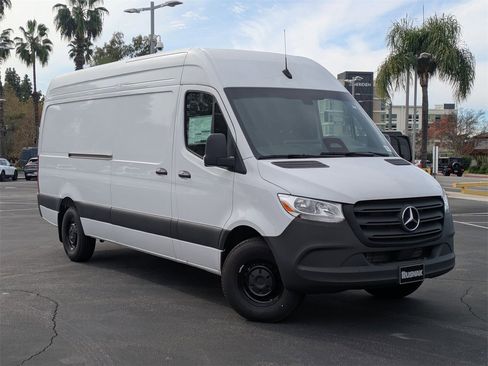 New 2025 Mercedes-Benz Sprinter 2500 image 1