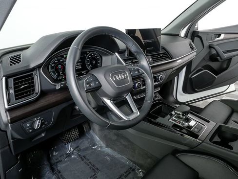 Used 2024 Audi Q5 e Premium w/ Convenience Package AWD/4WD image 4