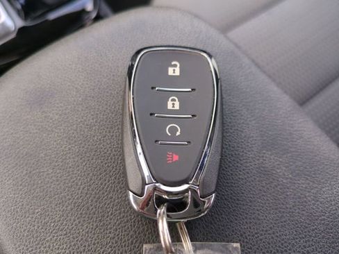 Certified 2025 Chevrolet Trax LT image 33