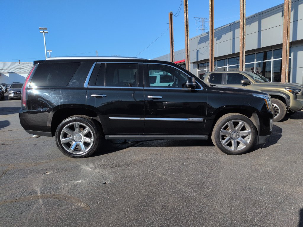 Used 2016 Cadillac Escalade Premium AWD/4WD image 7
