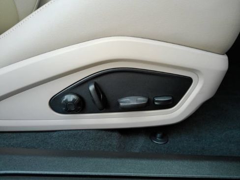 Used 2022 Porsche Taycan RWD image 20