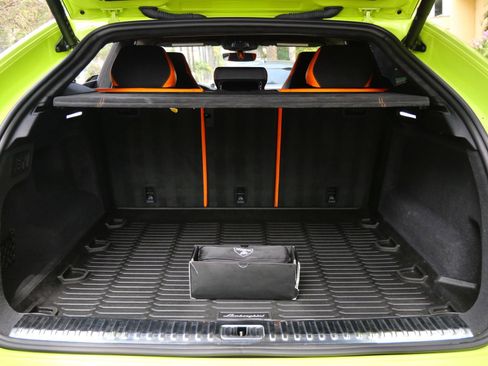 Used 2022 Lamborghini Urus image 21