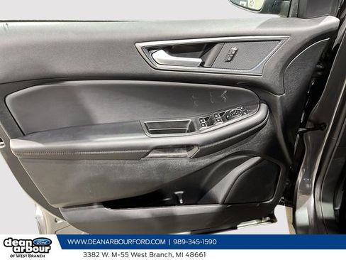 Used 2024 Ford Edge SE image 40