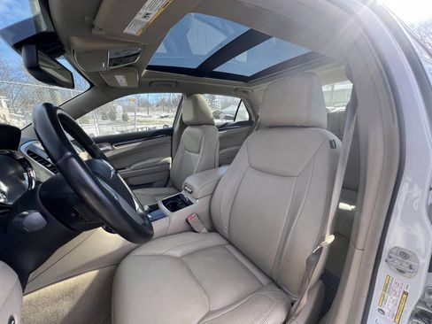 Used 2013 Chrysler 300 AWD w/ Driver Convenience Group image 3