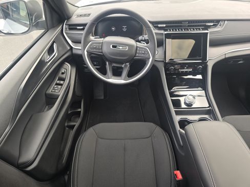 New 2025 Jeep Grand Cherokee Laredo X w/ Luxury Tech Group I image 26