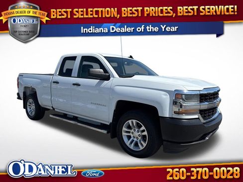 Used 2017 Chevrolet Silverado 1500 W/T w/ WT Convenience Package AWD/4WD image 1