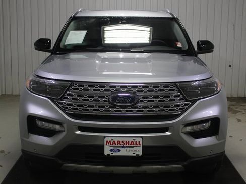 Used 2022 Ford Explorer Limited w/ Limited Technology Package image 2