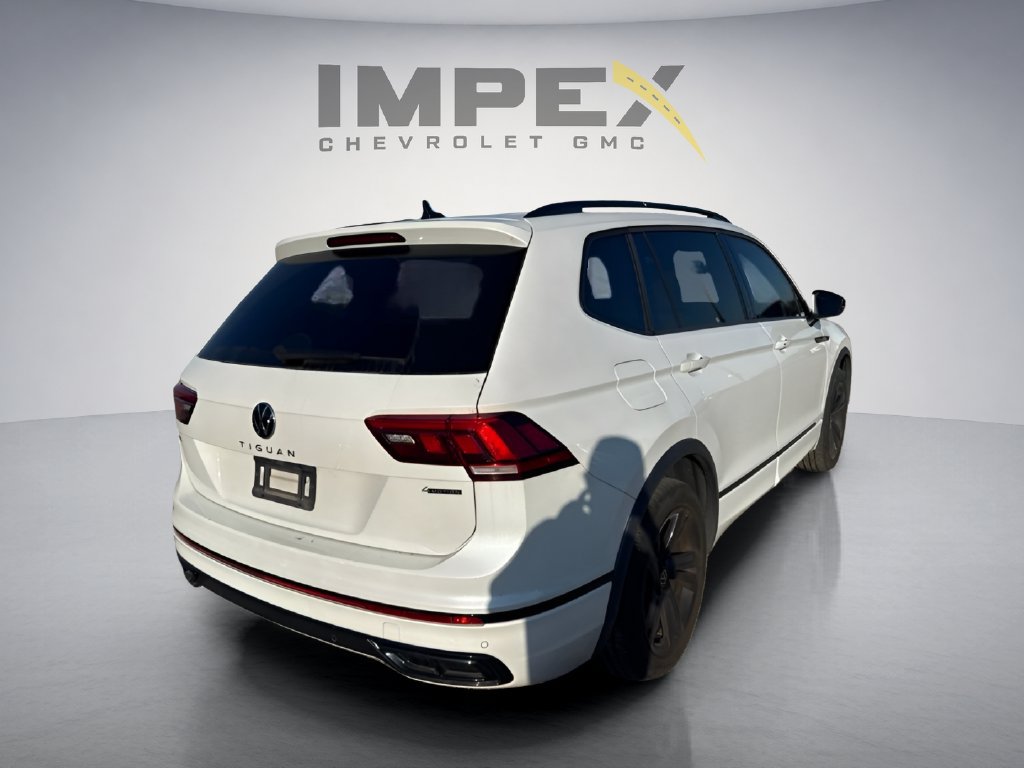 Used 2024 Volkswagen Tiguan SE R-Line AWD/4WD image 5