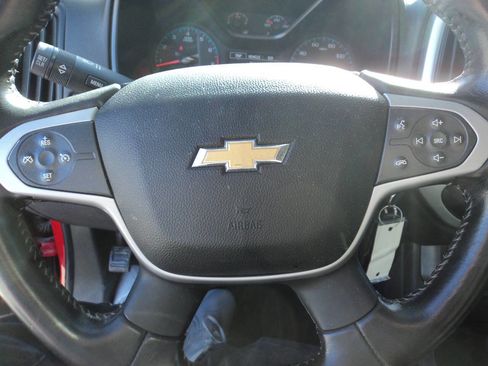 Used 2015 Chevrolet Colorado LT w/ LT Convenience Package image 10