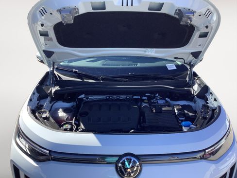 New 2026 Volkswagen Tiguan SE image 13