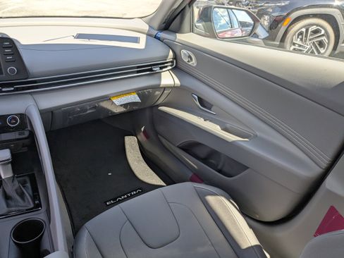 New 2025 Hyundai Elantra Sport image 16