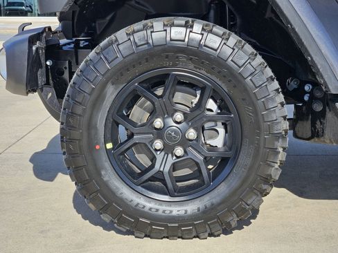 New 2026 Jeep Gladiator Sport AWD/4WD image 12