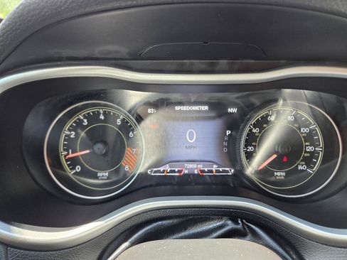 Used 2014 Jeep Cherokee Trailhawk w/ Comfort/Convenience Group AWD/4WD image 15