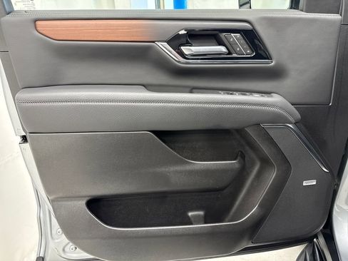 Used 2025 GMC Yukon Denali AWD/4WD image 20