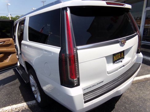 Used 2016 Cadillac Escalade ESV Platinum AWD/4WD image 20