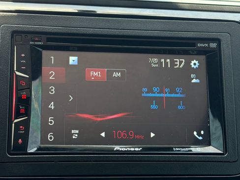 Used 2013 Volkswagen Beetle TDI FWD image 17