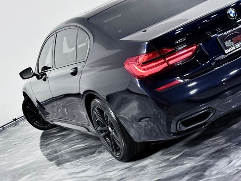 Used 2019 BMW 750i xDrive w/ M Sport Package AWD/4WD image 13