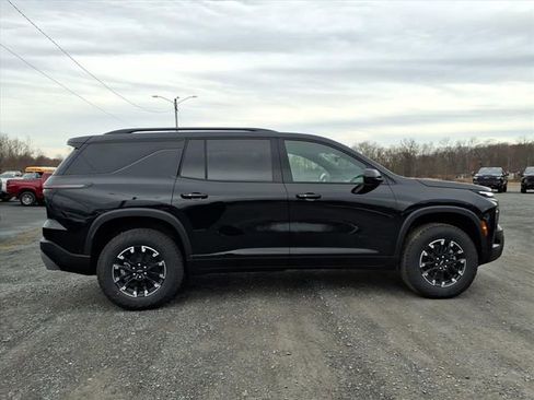 New 2026 Chevrolet Traverse Z71 w/ Enhanced Driving Package image 8