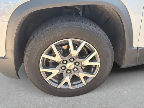 Used 2023 GMC Acadia SLT w/ Preferred Package FWD image 11