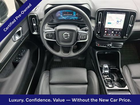 Certified 2025 Volvo XC40 B5 Plus AWD/4WD image 12