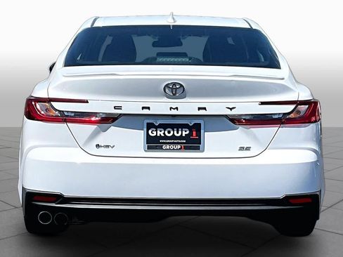 Used 2025 Toyota Camry SE FWD image 5